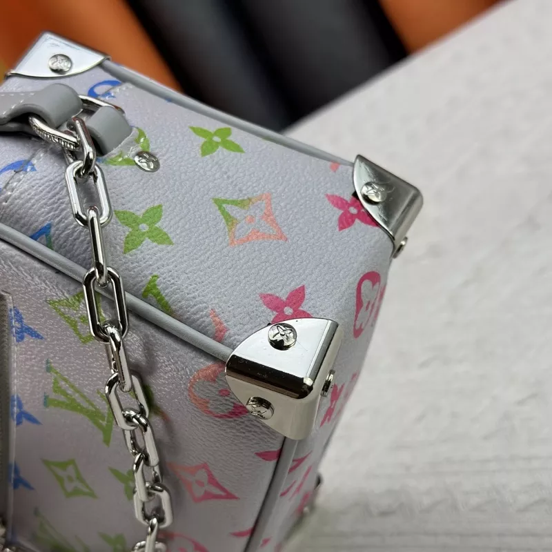 Soft 8427 Louis Vuitton AAA Quality Messenger Bags For Women - Image 7