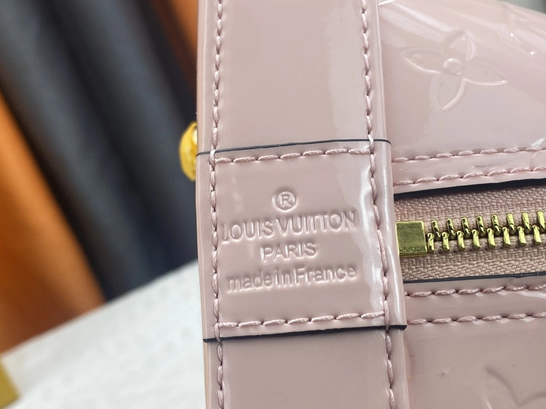 Soft 9283 Louis Vuitton AAA Quality Handbags For Women - Image 6