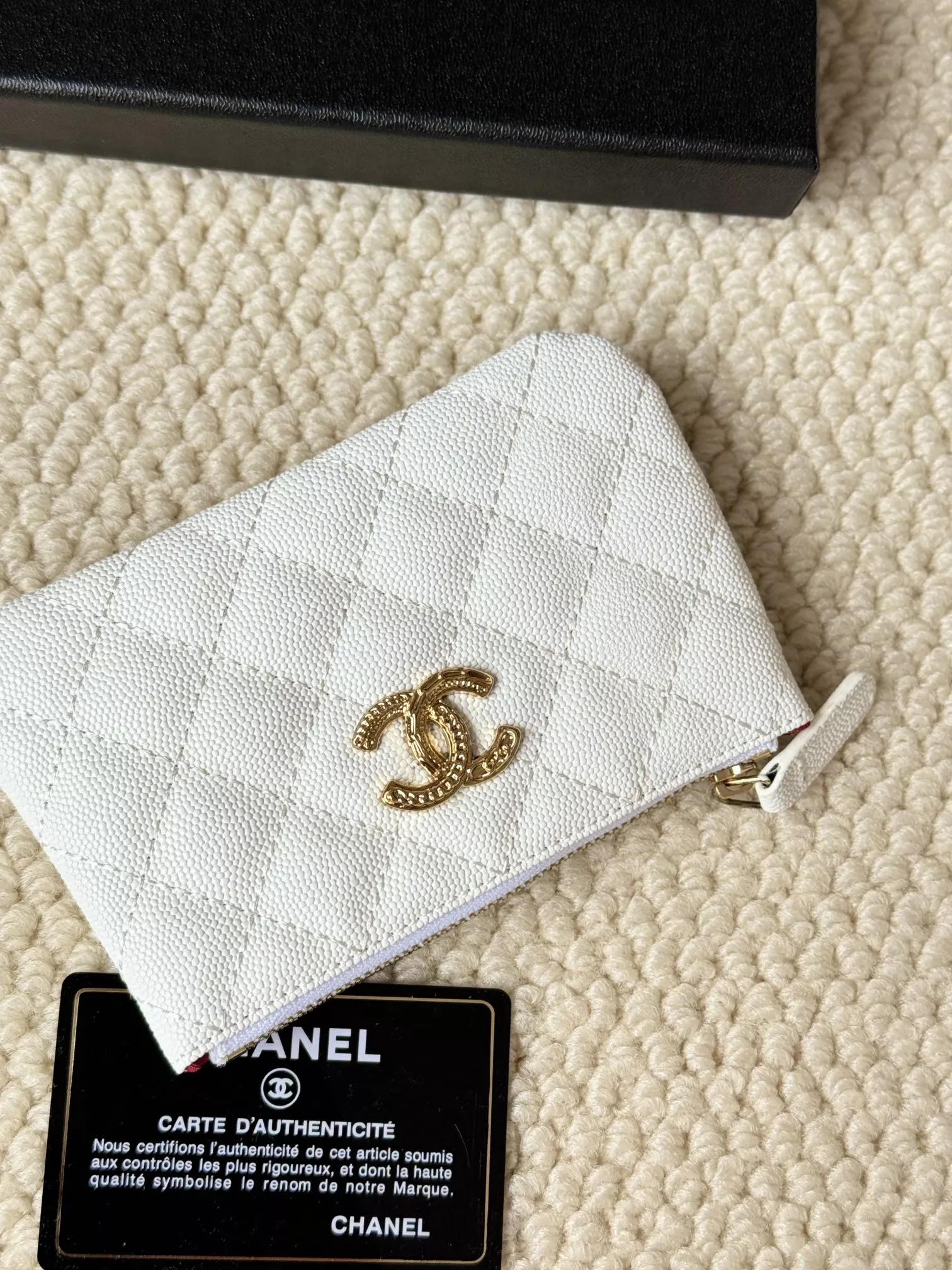 Sophisticated 1353 Chanel Card Case - Image 4