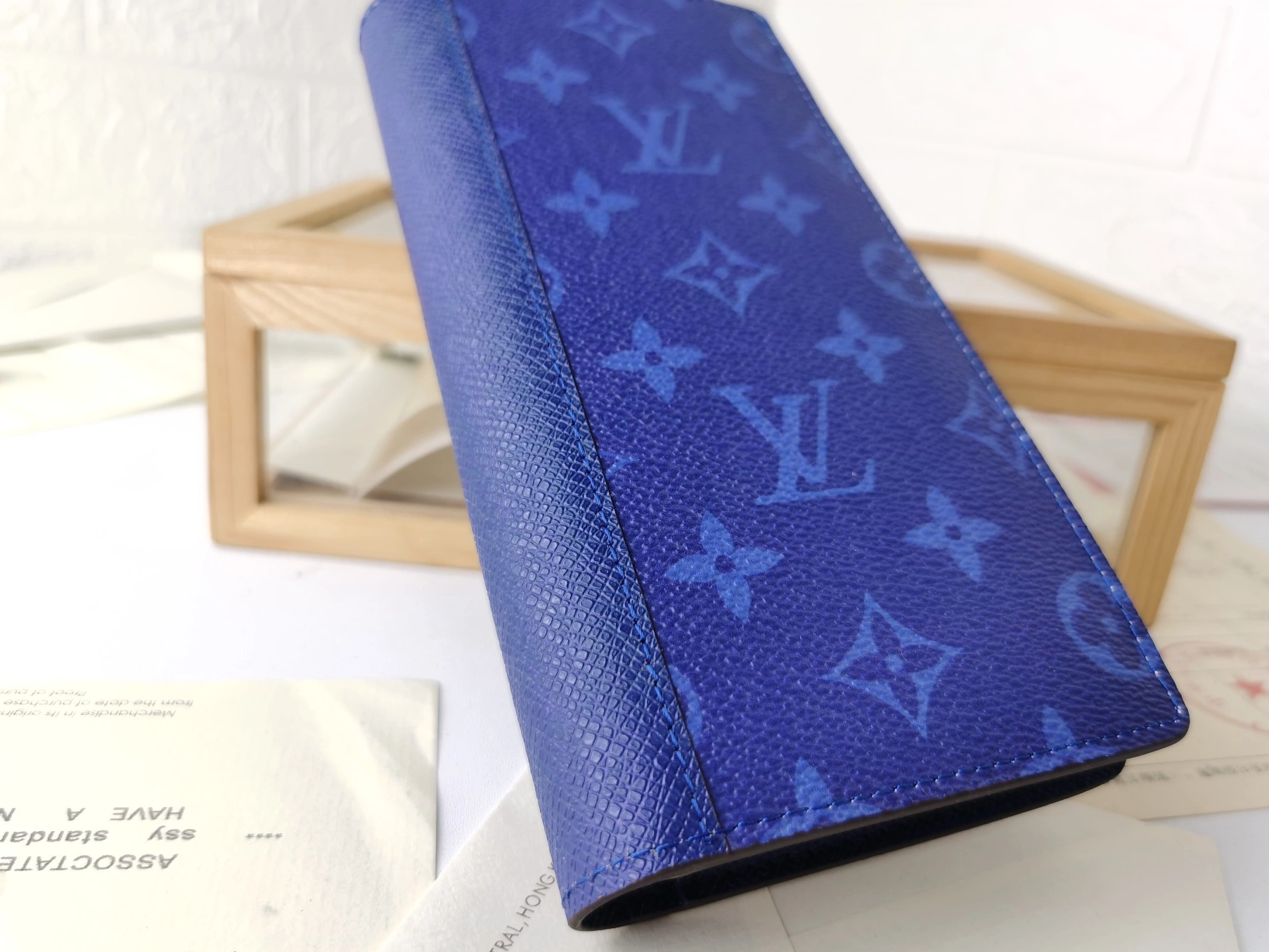 Sophisticated 7214 Louis Vuitton LV Card Case For Unisex - Image 4