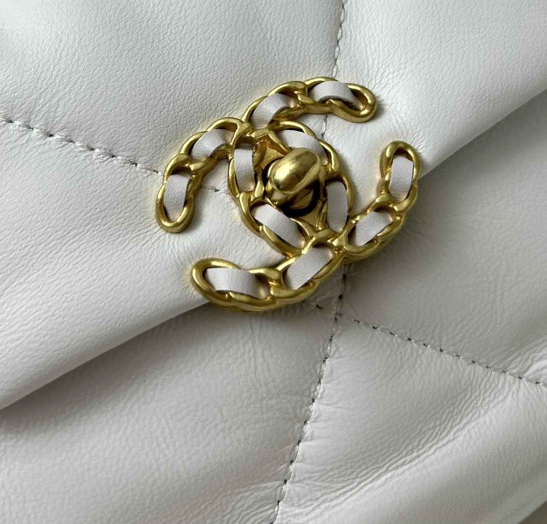 StreetReady 3671 Chanel AAA Quality Shoulder Bags For Women - Image 4