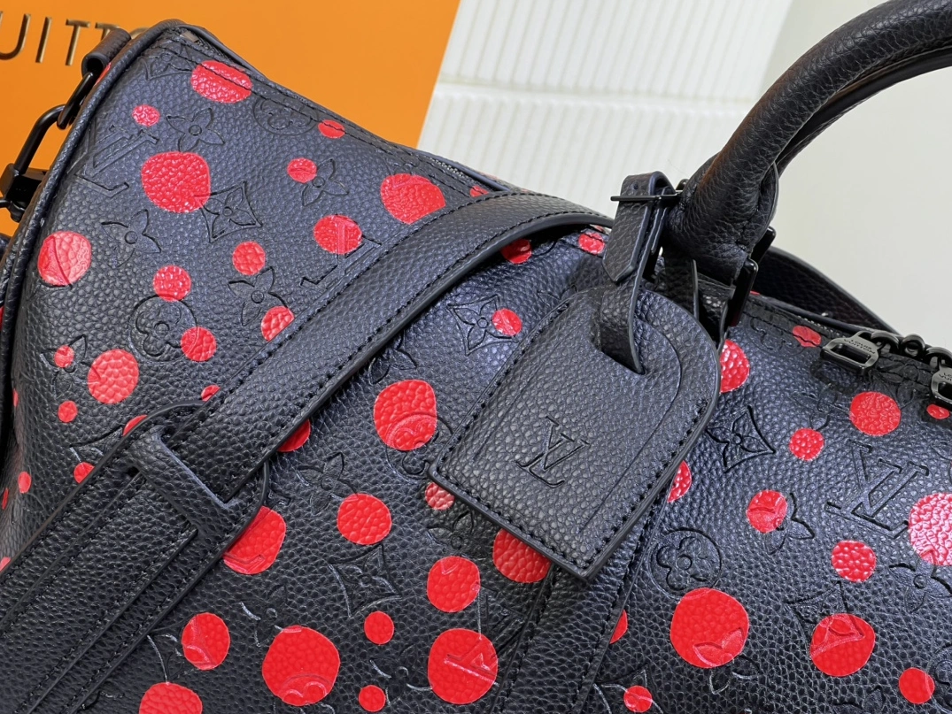 StreetReady 4666 Louis Vuitton Travel Bags - Image 3