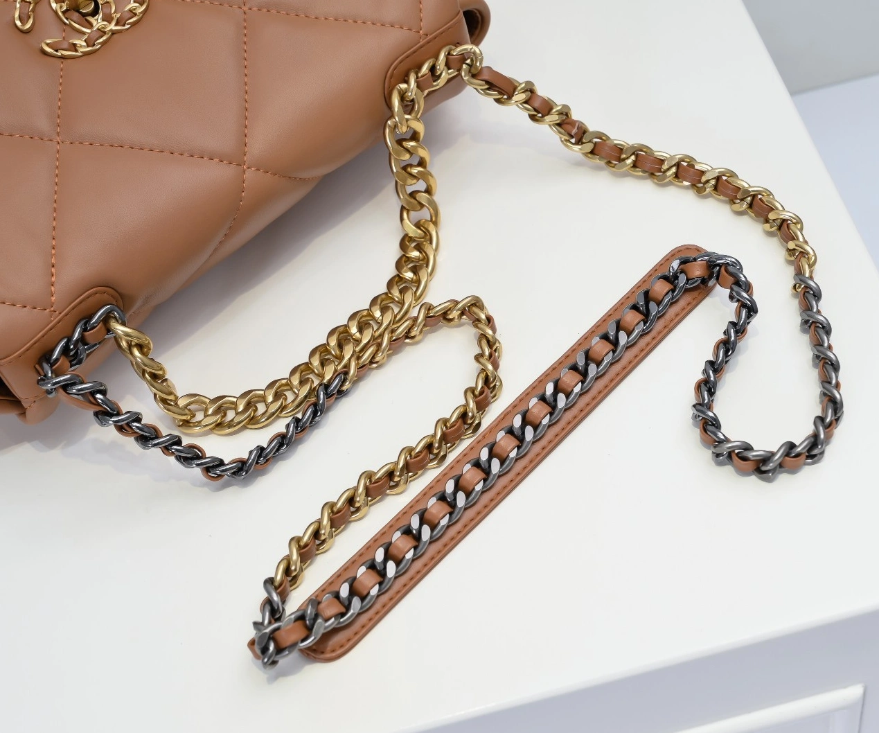 StreetReady 4704 Chanel AAA Quality Messenger Bags For Women - Image 5