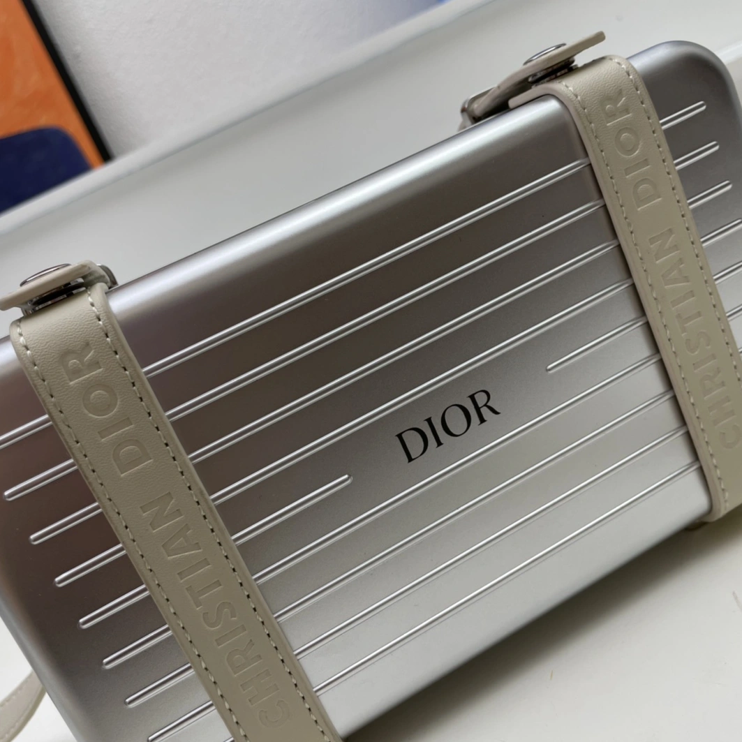 Stylish 7805 Christian Dior AAA Quality Messenger Bags For Women - Image 5