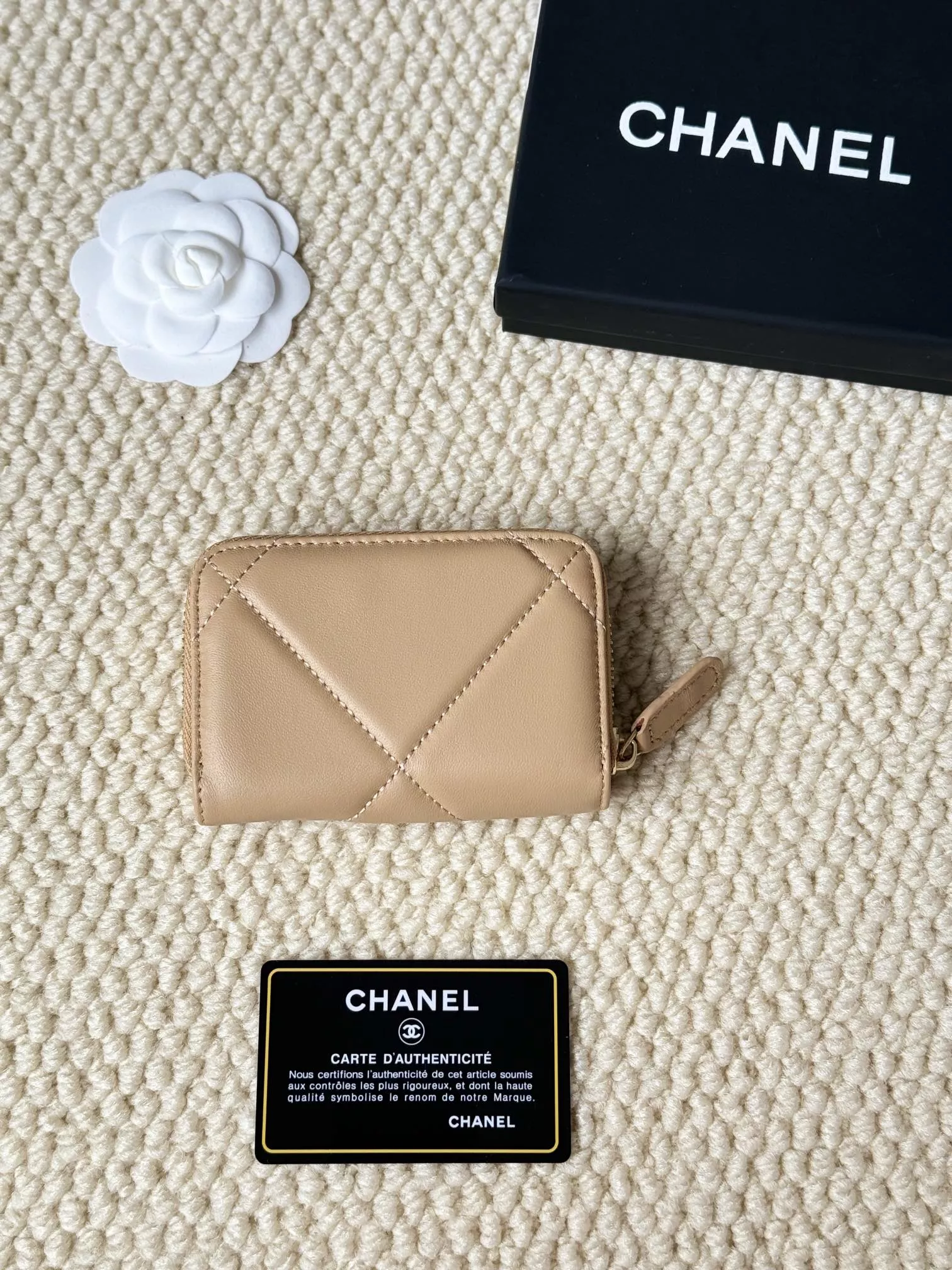 Stylish 8457 Chanel Card Case - Image 4
