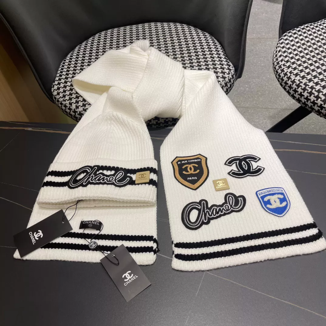 Timeless 1540 Chanel Hat and Scarf Set - Image 5