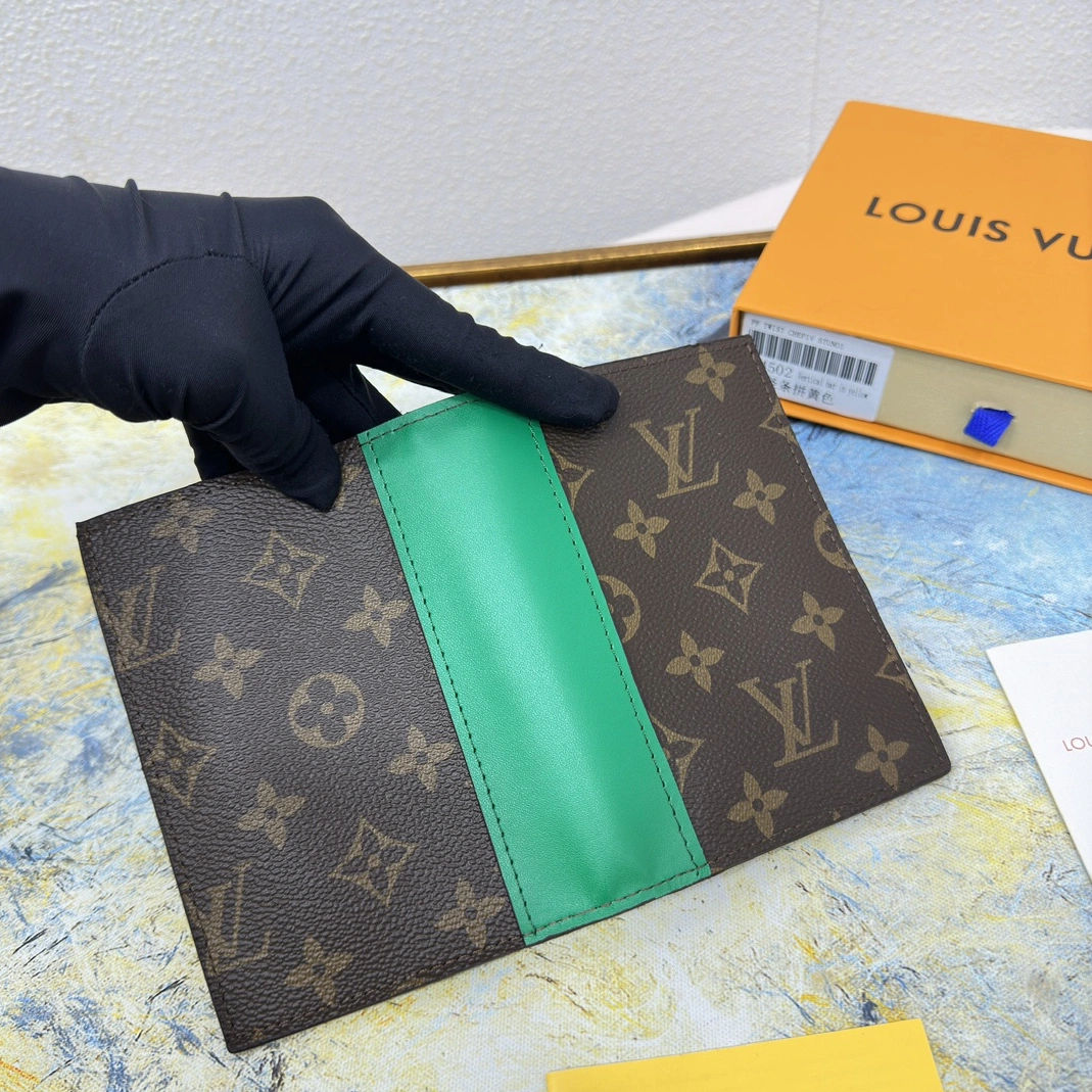 Timeless 7090 Louis Vuitton LV Card Case For Unisex - Image 6