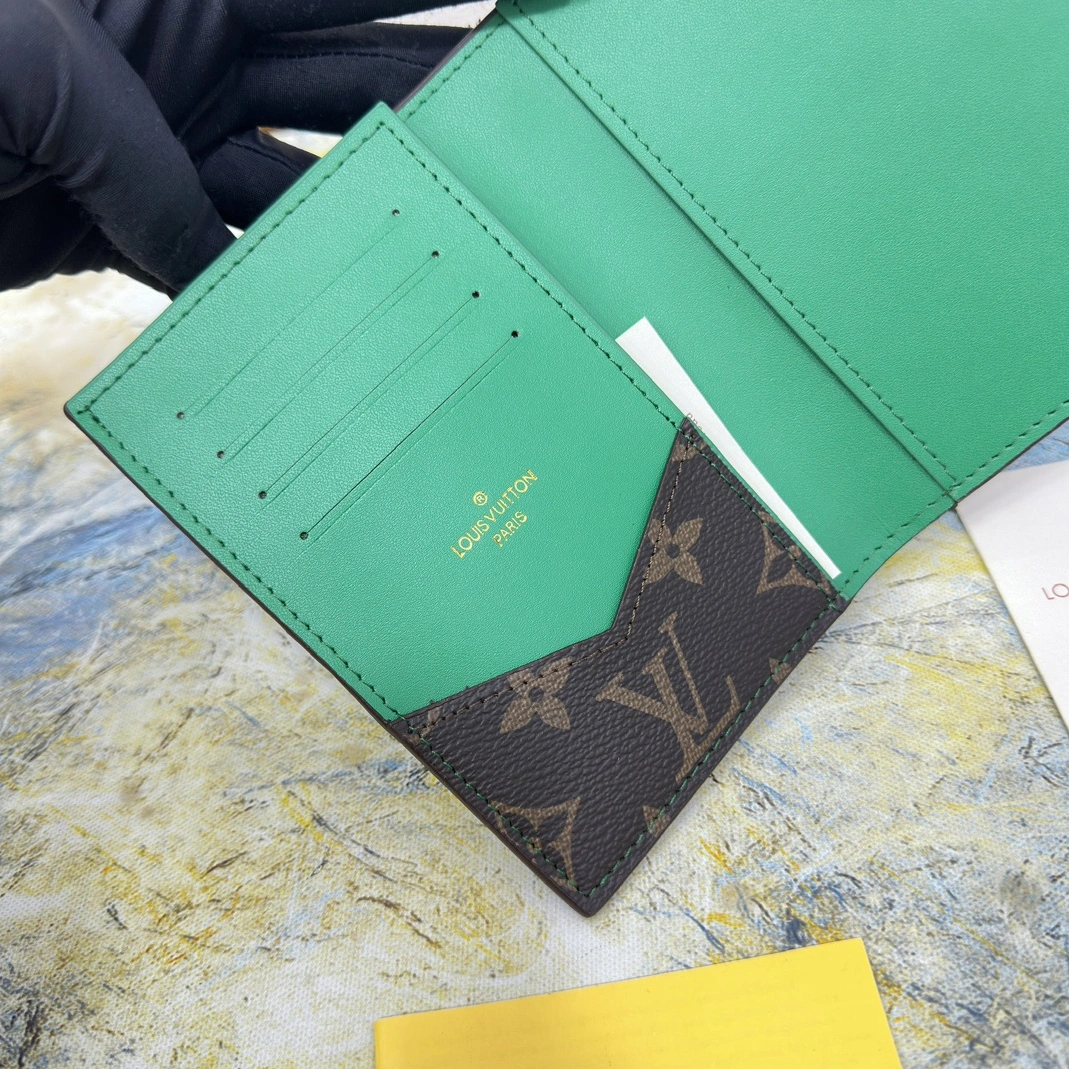 Timeless 7090 Louis Vuitton LV Card Case For Unisex - Image 7
