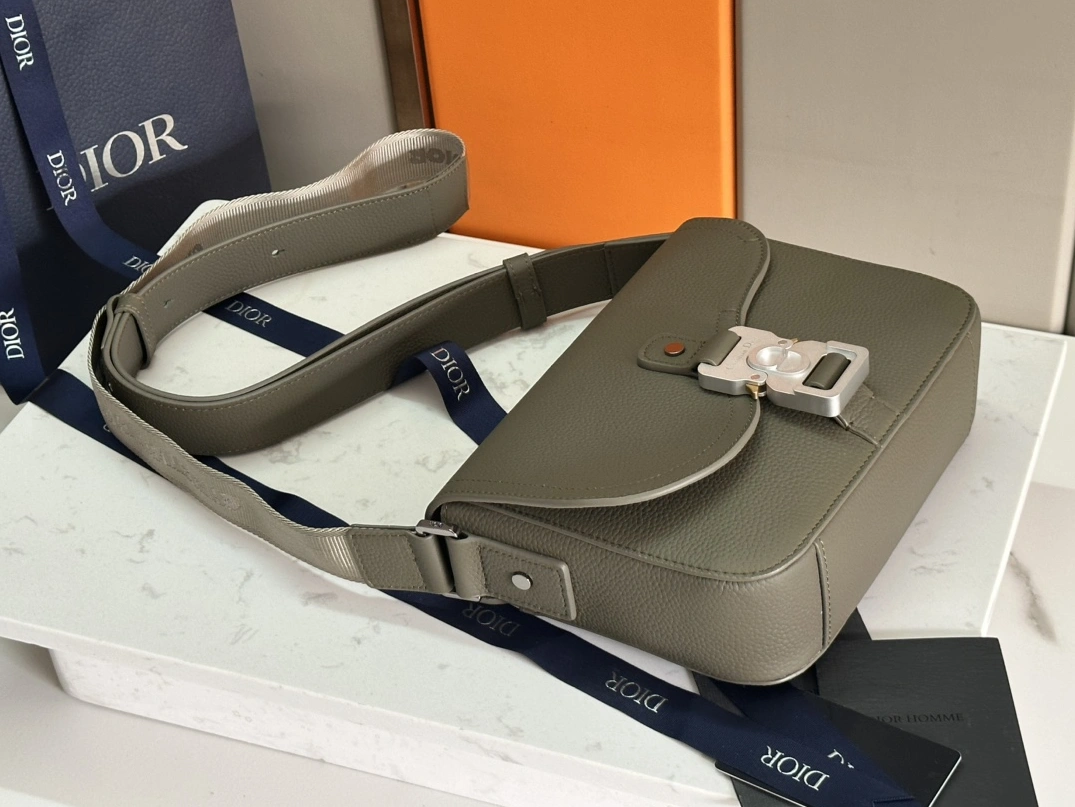 Trendsetting 6360 Christian Dior AAA Man Messenger Bags - Image 4