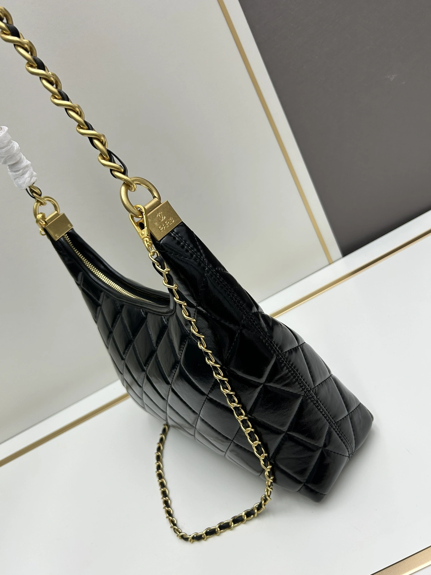Trendy 396 Chanel AAA Quality Shoulder Bags For Women - Image 3