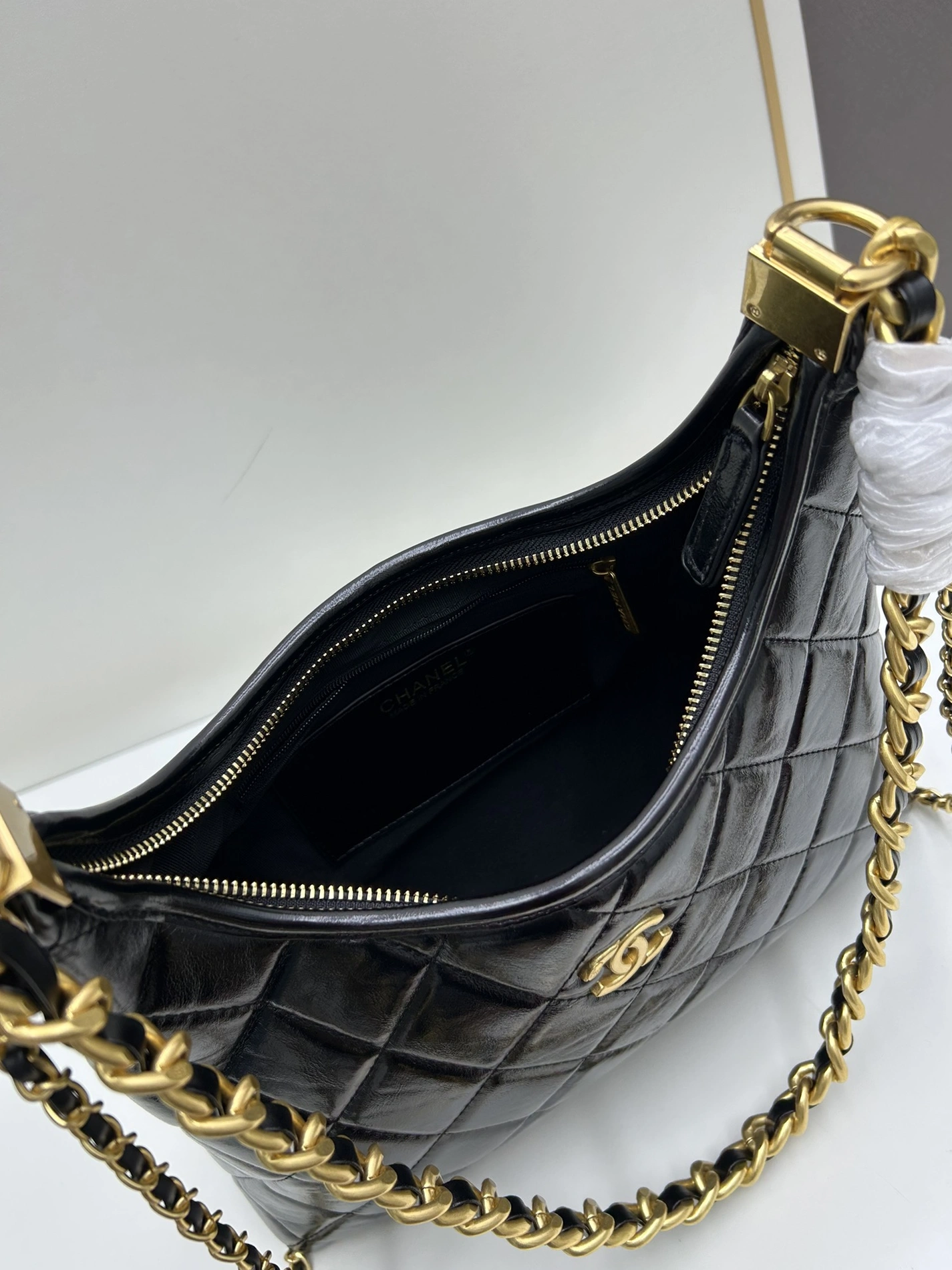 Trendy 396 Chanel AAA Quality Shoulder Bags For Women - Image 7