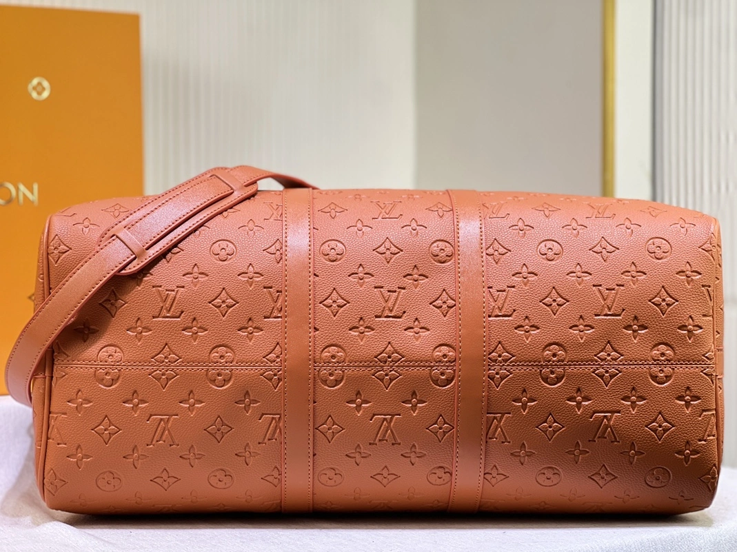 Unique 2663 Louis Vuitton Travel Bags - Image 7