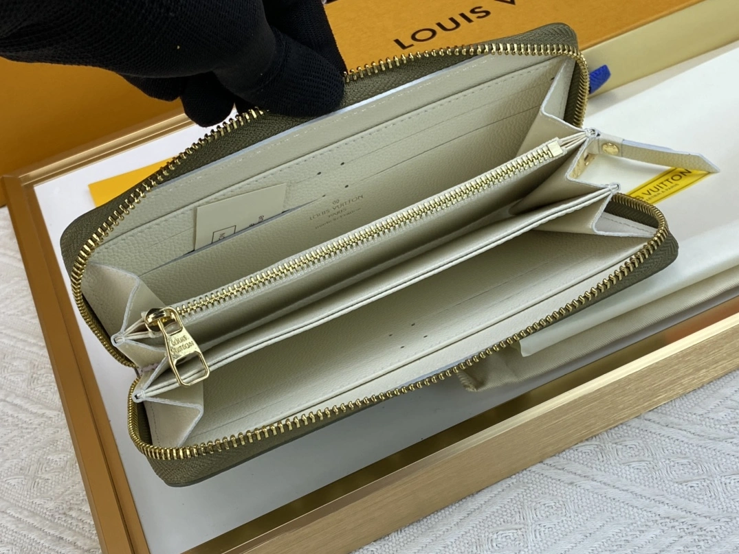 UrbanStyle 9257 Louis Vuitton AAA Quality Wallets For Women - Image 7