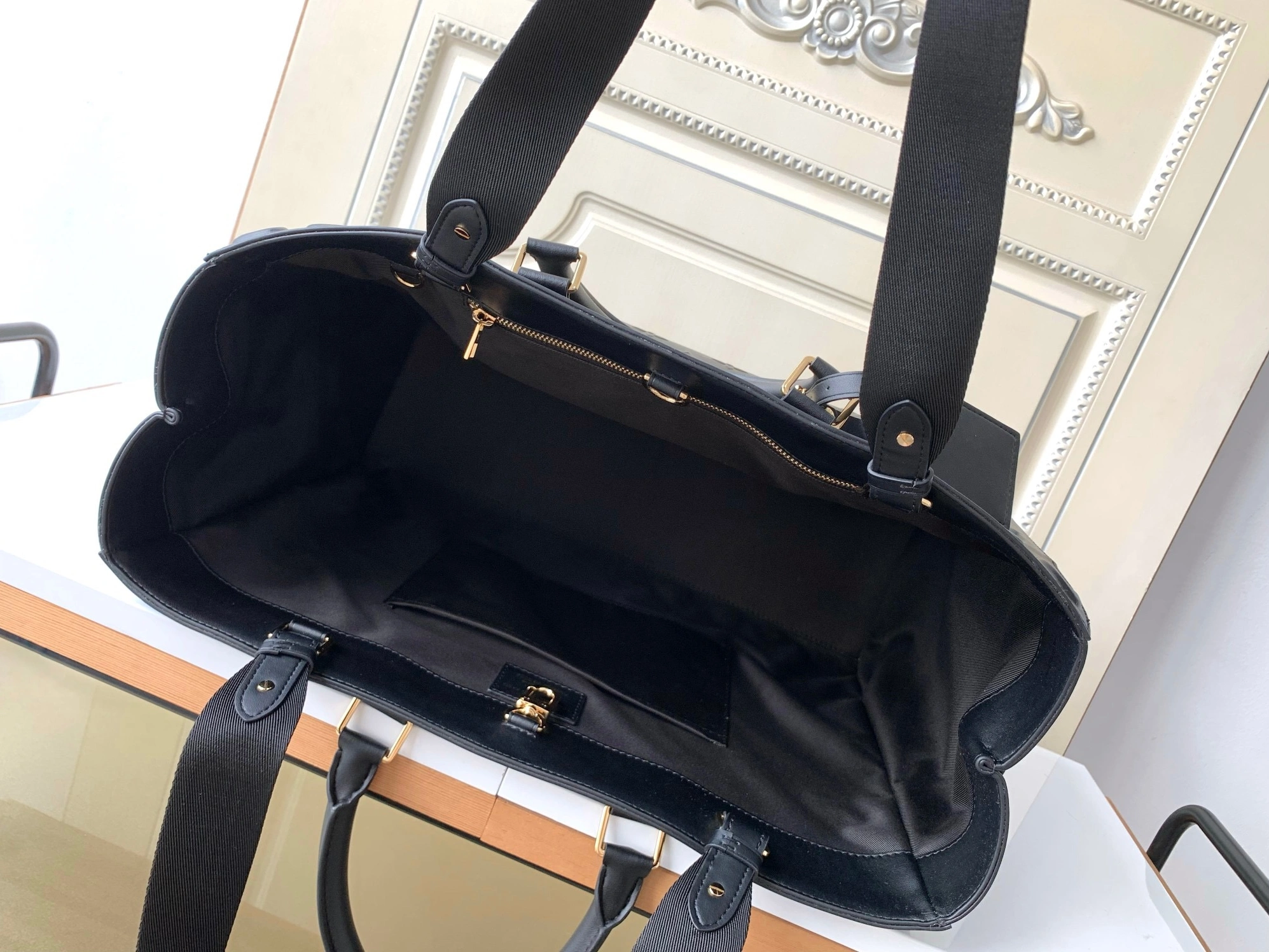 Versatile 2159 Louis Vuitton AAA Quality Tote-Handbags For Women - Image 8