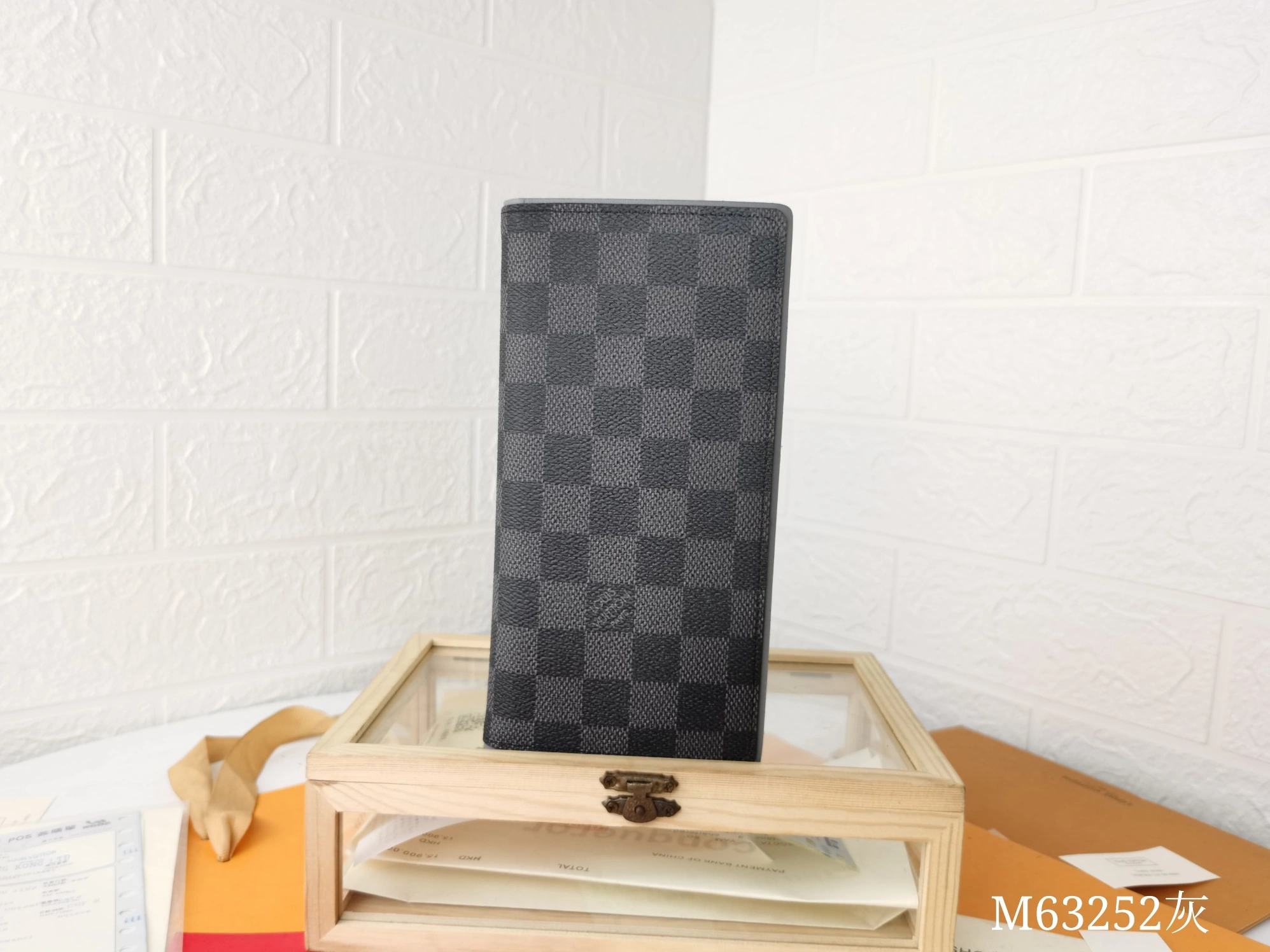 Versatile 4132 Louis Vuitton LV Card Case For Unisex