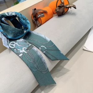 Versatile 5461 Hermes Silk Scarf