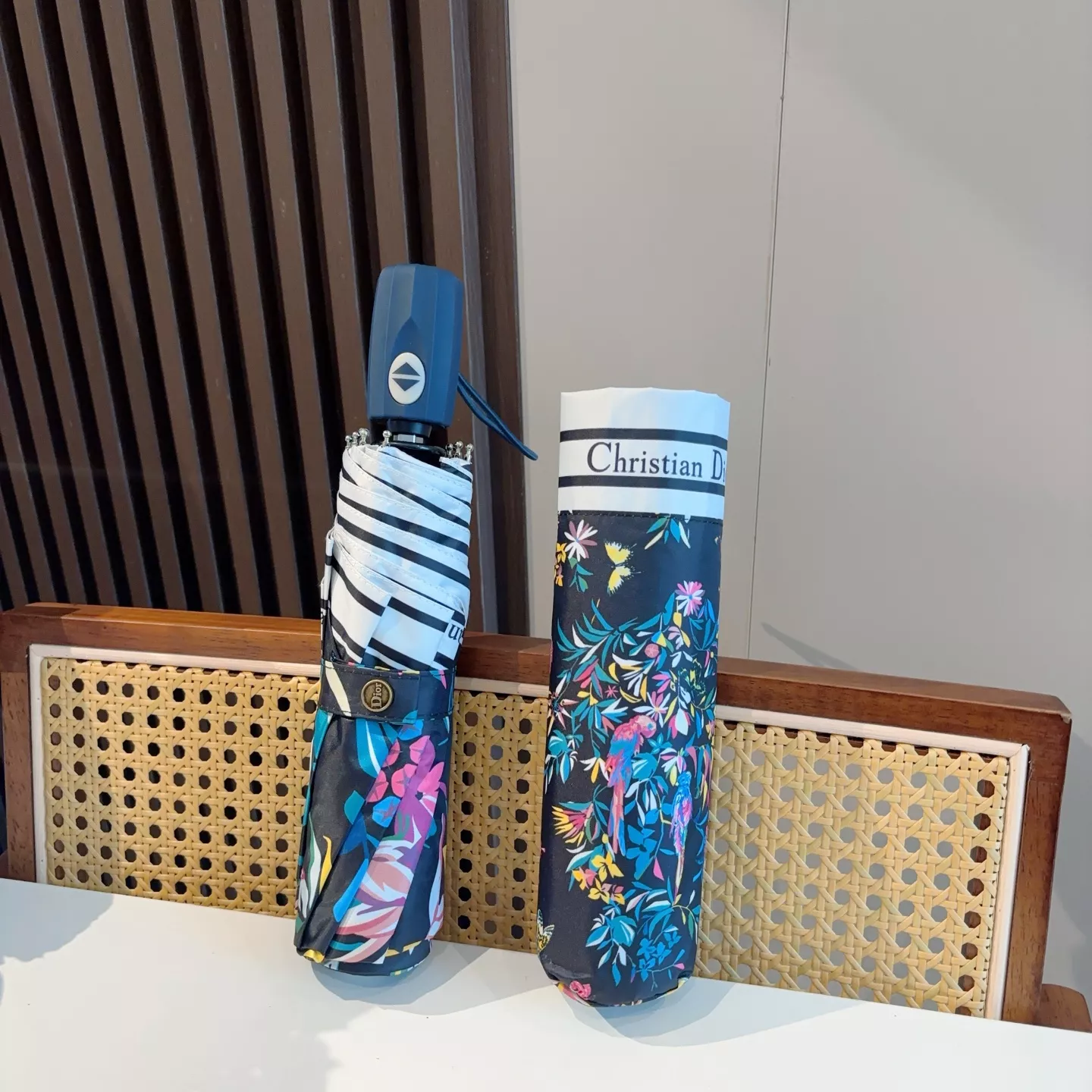 Versatile 7402 Christian Dior Umbrellas - Image 4