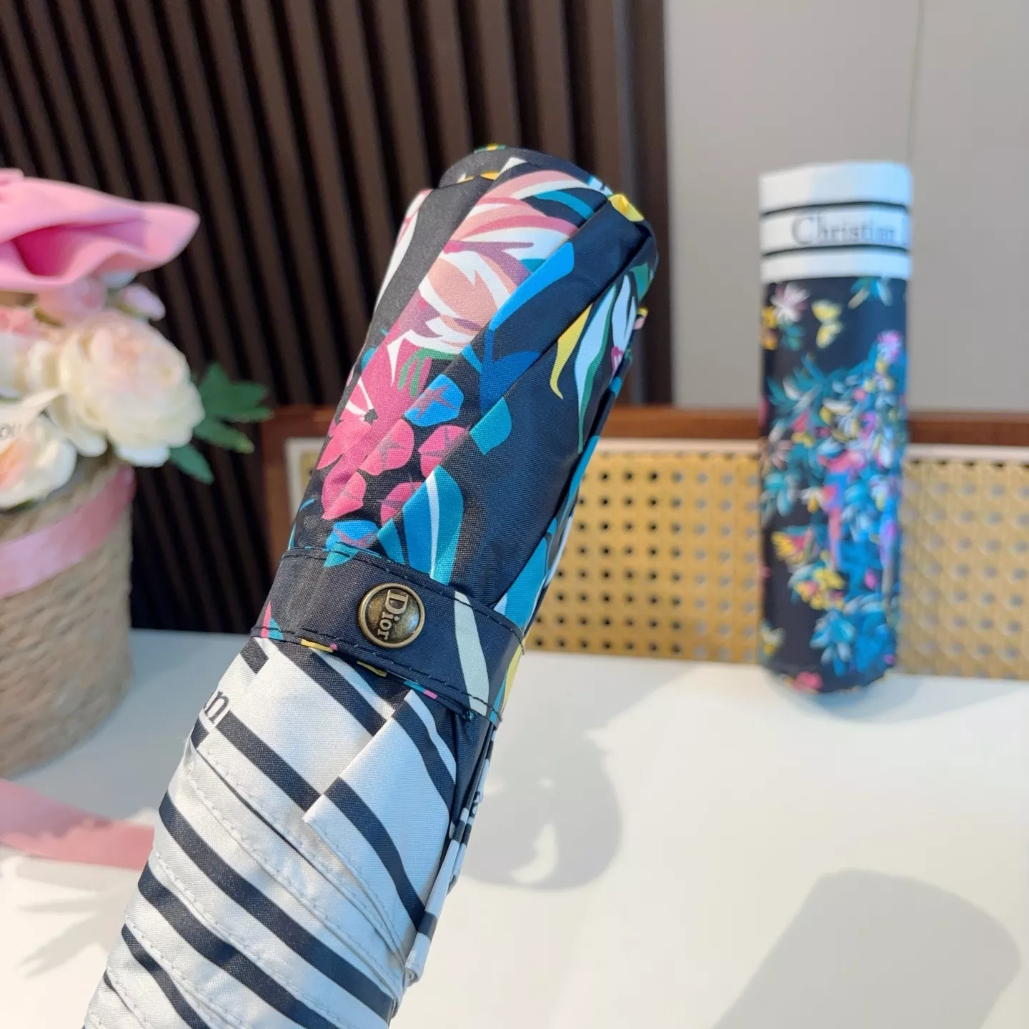 Versatile 7402 Christian Dior Umbrellas - Image 5