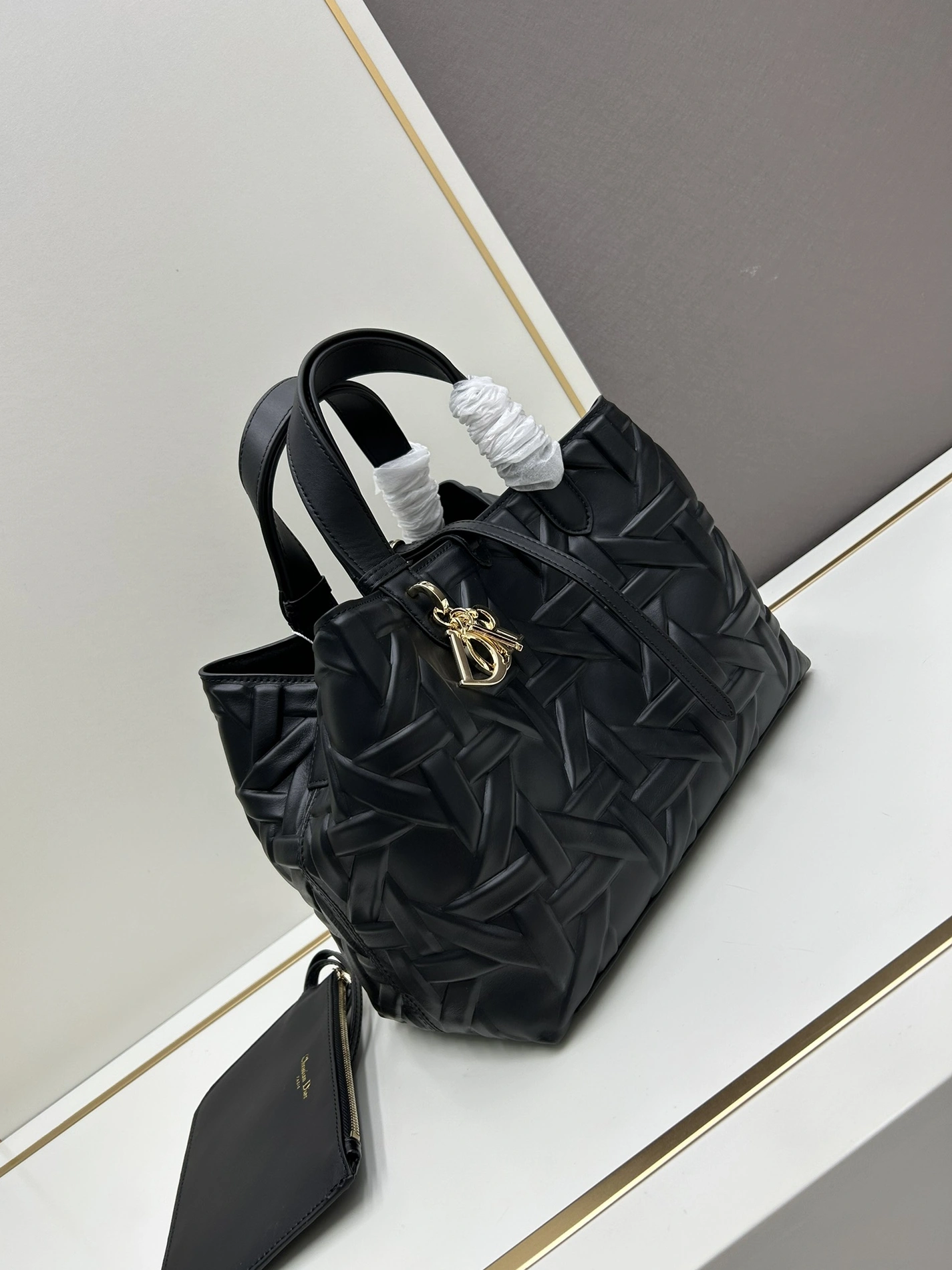 Vibrant 106 Christian Dior AAA Quality Handbags For Women