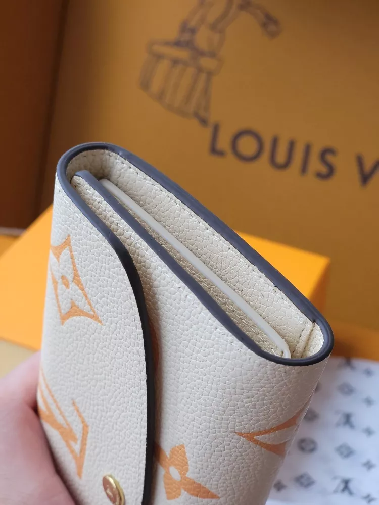 Vibrant 3044 Louis Vuitton AAA Quality Card Case - Image 5