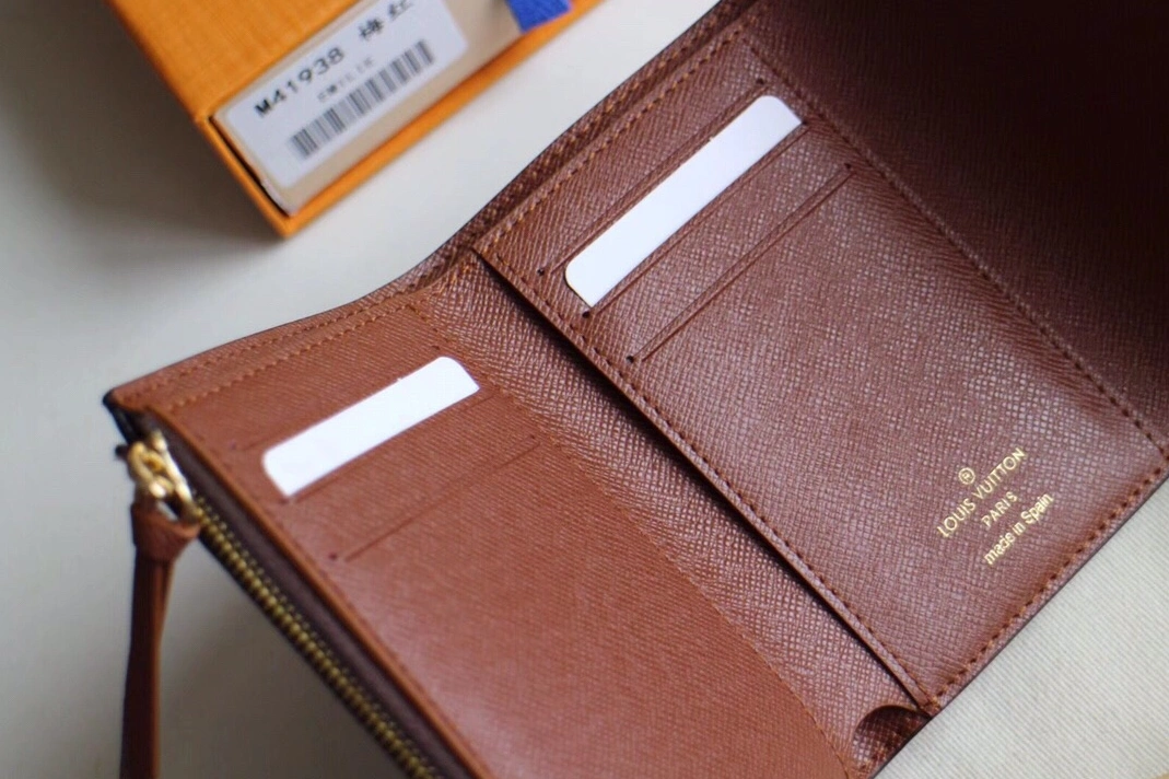 Vibrant 877 Louis Vuitton LV Card Case - Image 6