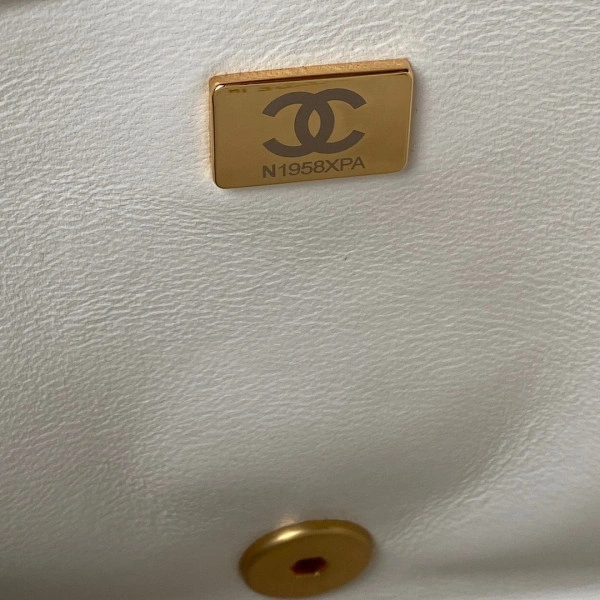 Affordable CHANEL FLAP BAG 530 - Image 9