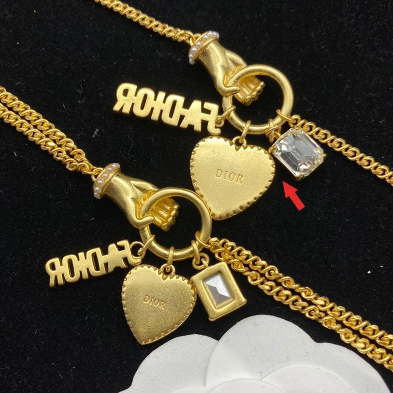 J'Adior Choker Metal, White Resin Pearl And White Crystals Gold - Image 3