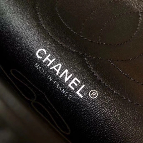 Fashionable CHANEL Flap Bag 28cm 837 - Image 11