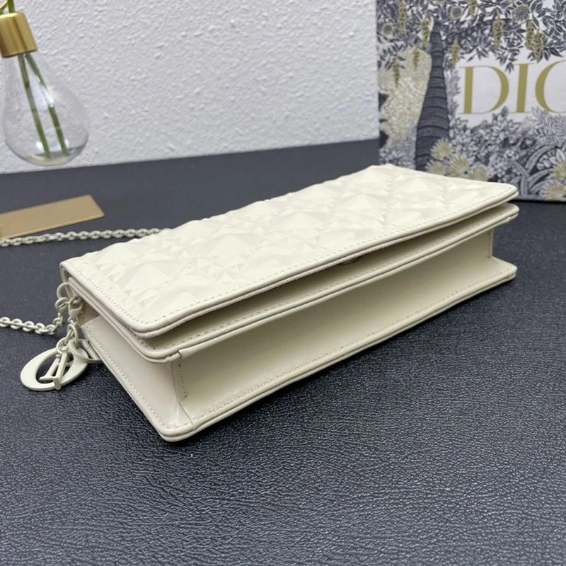 Lady Dior Pouch Ultramatte Cannage Lambskin with Diamond Motif White - Image 3