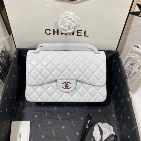 WellDesigned CHANEL FLAP BAG 30CM 391 - Image 4