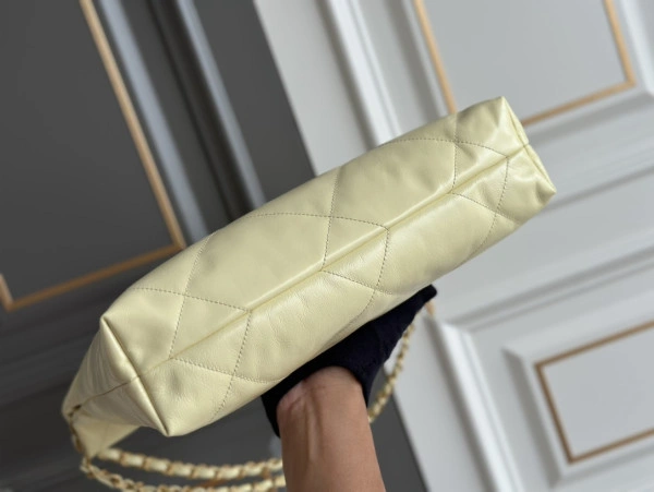 CHANEL 22 SMALL HANDBAG Trendy 1548 - Image 5