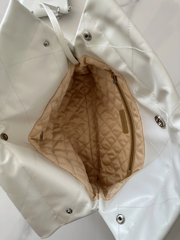 Fashionable CHANEL 22 SMALL HANDBAG 1494 - Image 8