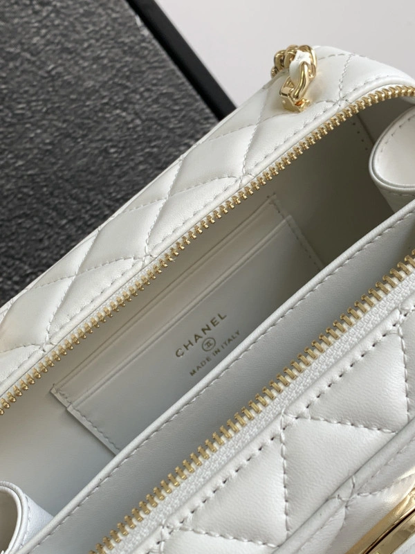 CHANEL Vintage Camera Bag-18CM SmartChoice 1412 - Image 10