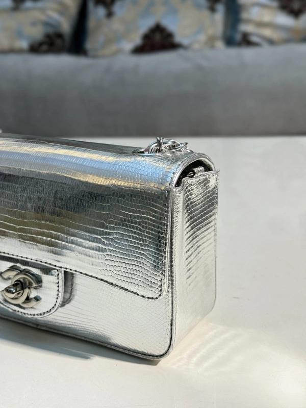 StreetReady CHANEL FLAP BAG 20CM 324 - Image 3