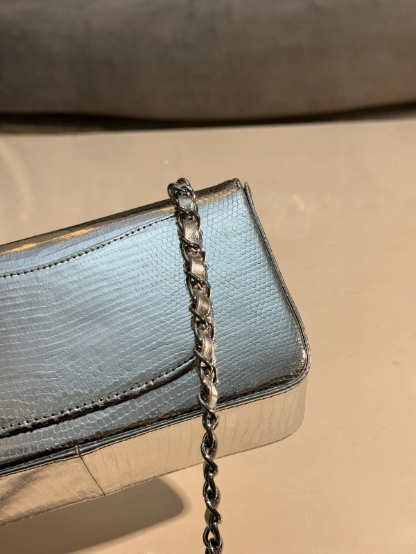 StreetReady CHANEL FLAP BAG 20CM 324 - Image 5