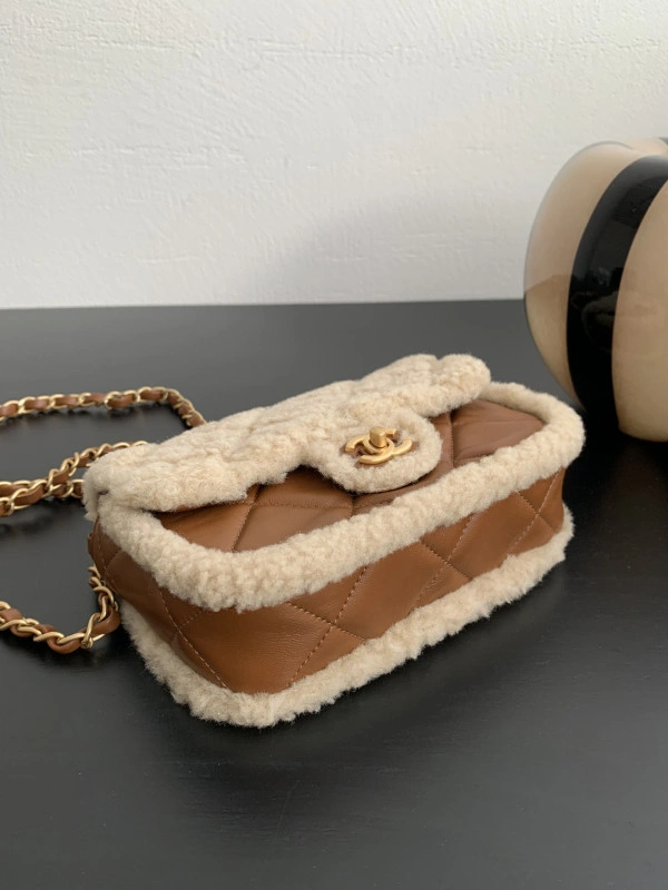 CHANEL FLAP BAG 23CM WellDesigned 279 - Image 5